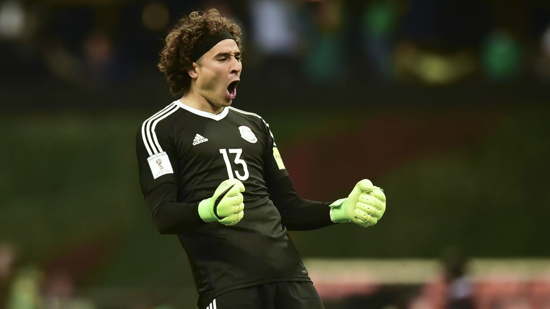 Guillermo Ochoa México - Costa Rica