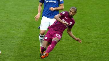 Fernandinho Everton Manchester City 31032018 Premier League