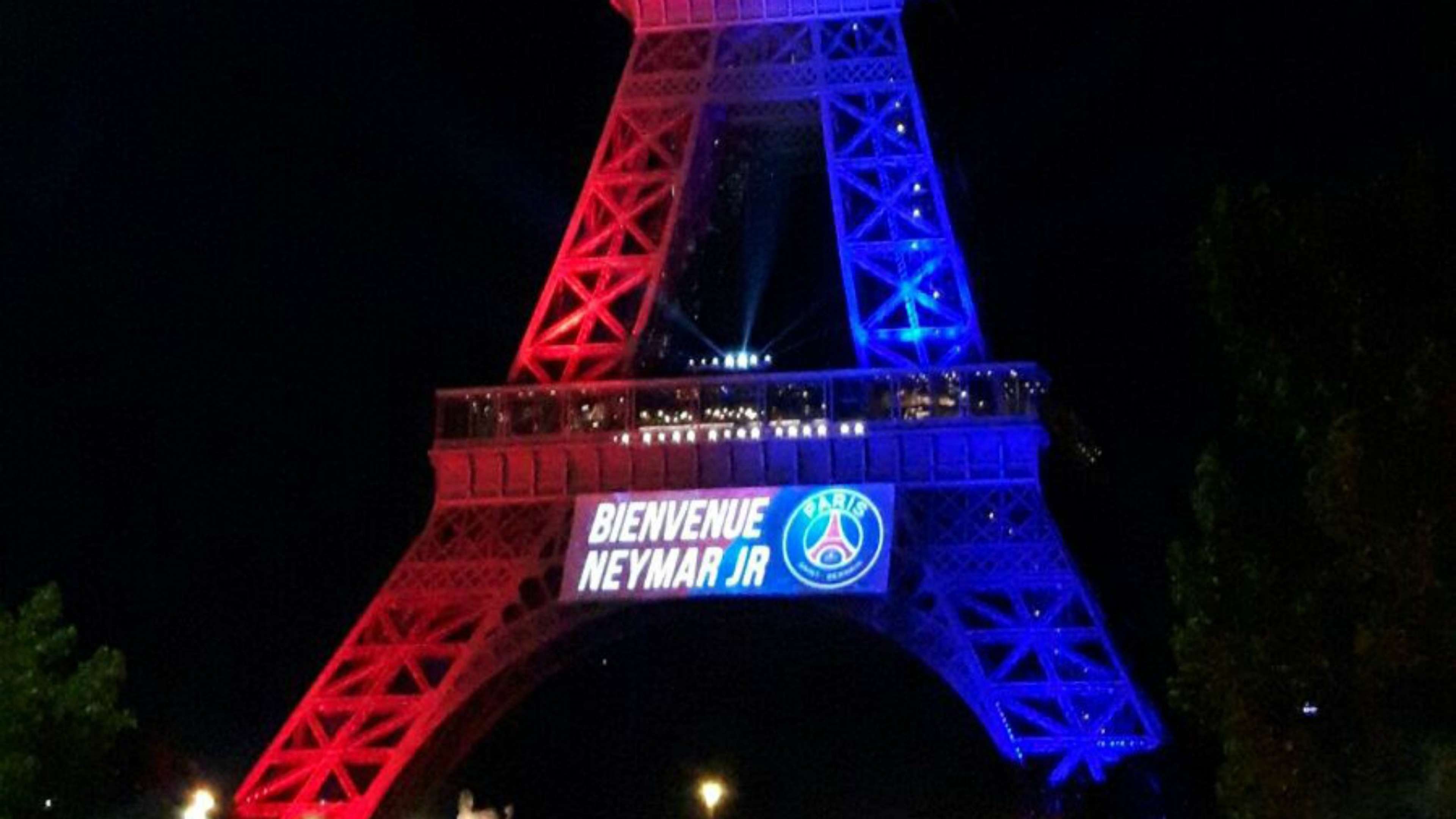 Neymar Tour Eiffel