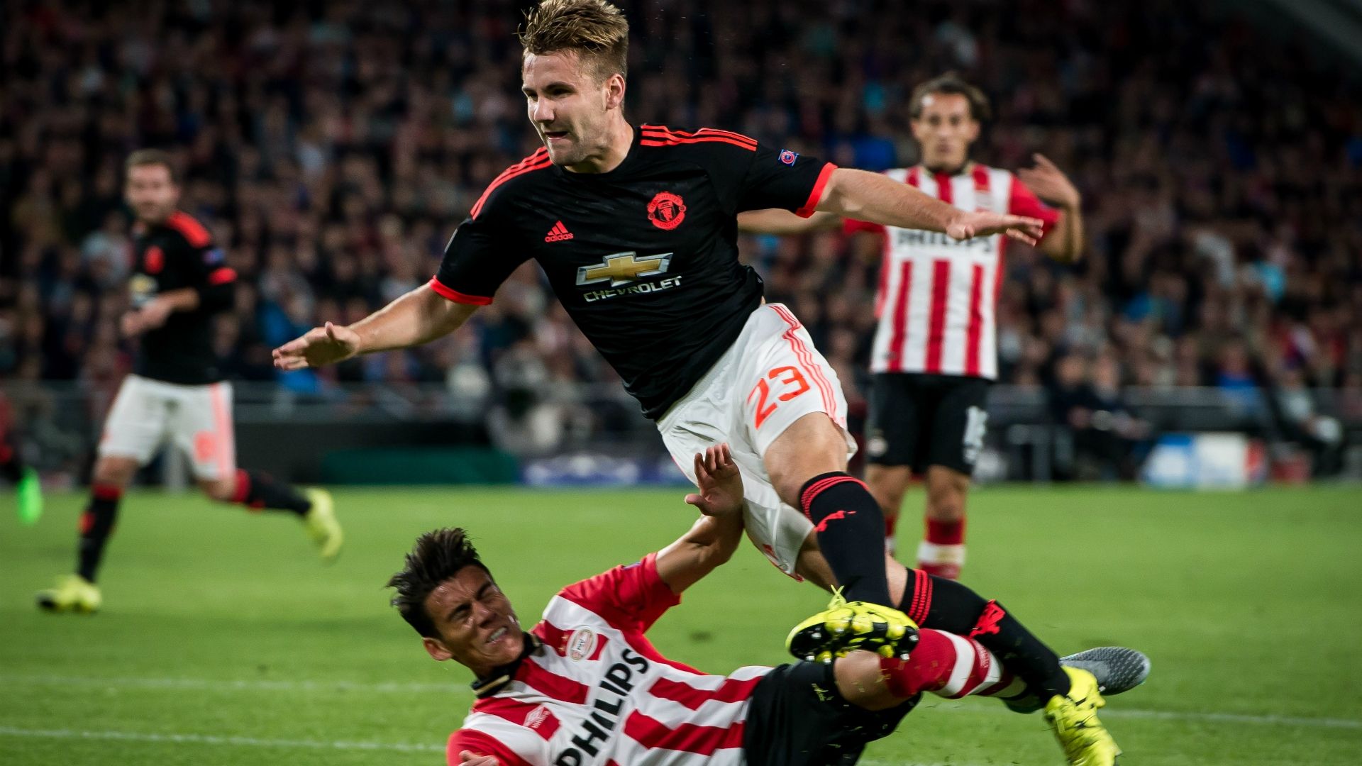 Hector Moreno Luke Shaw PSV Manchester United Champions League 09152015