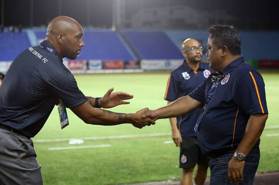 จเด็จ มีลาภ