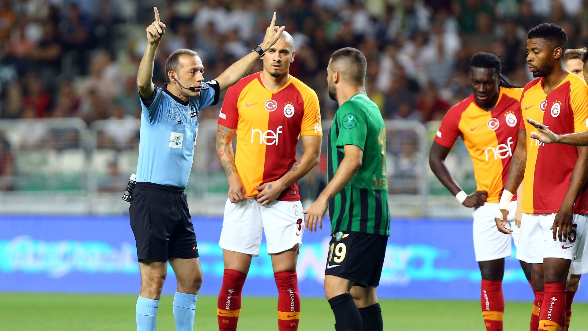 Cuneyt Cakir Maicon Omer Bayram Galatasaray Akhisarspor 08052018