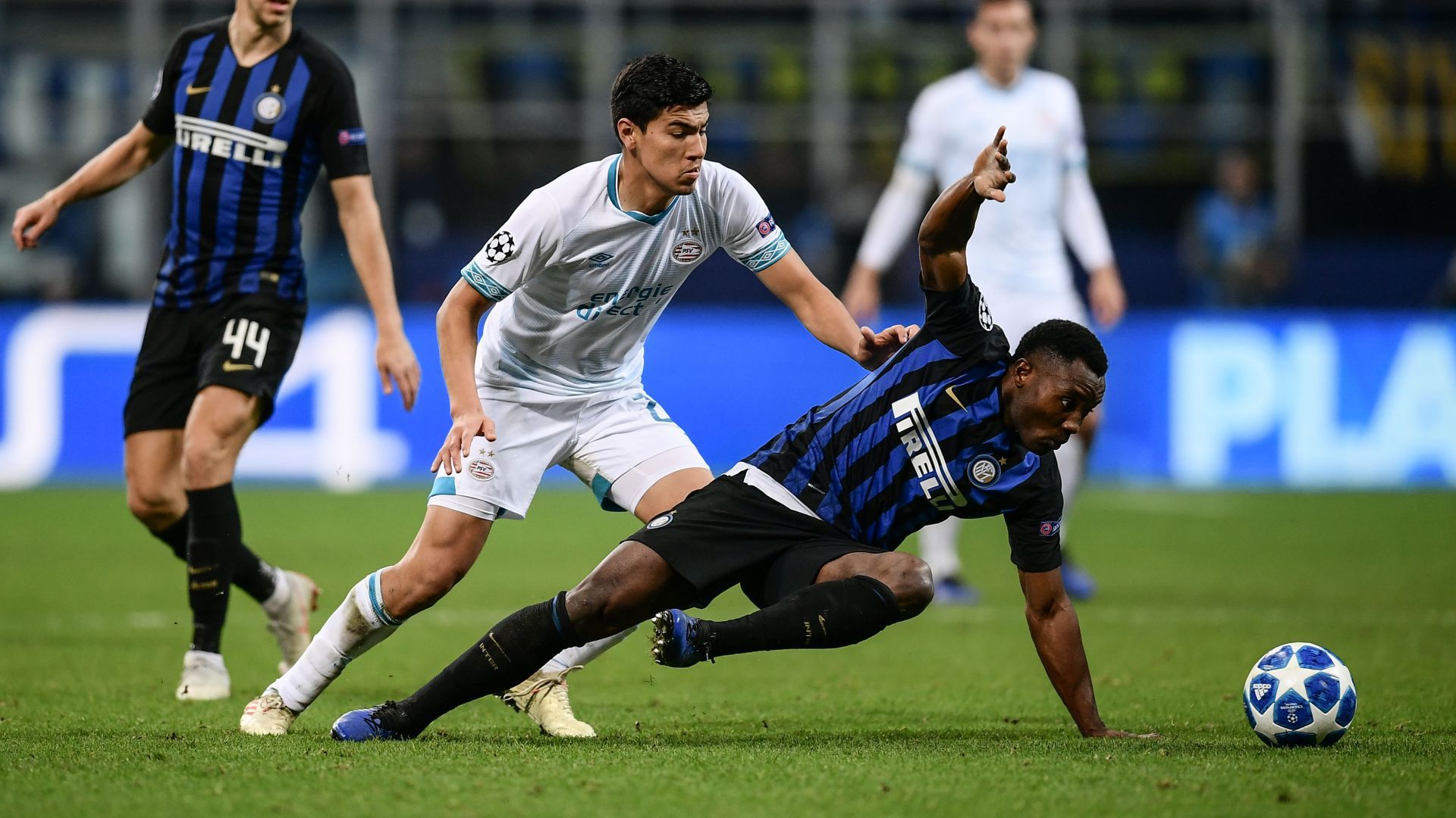 Kwadwo Asamoah Inter PSV Champions League