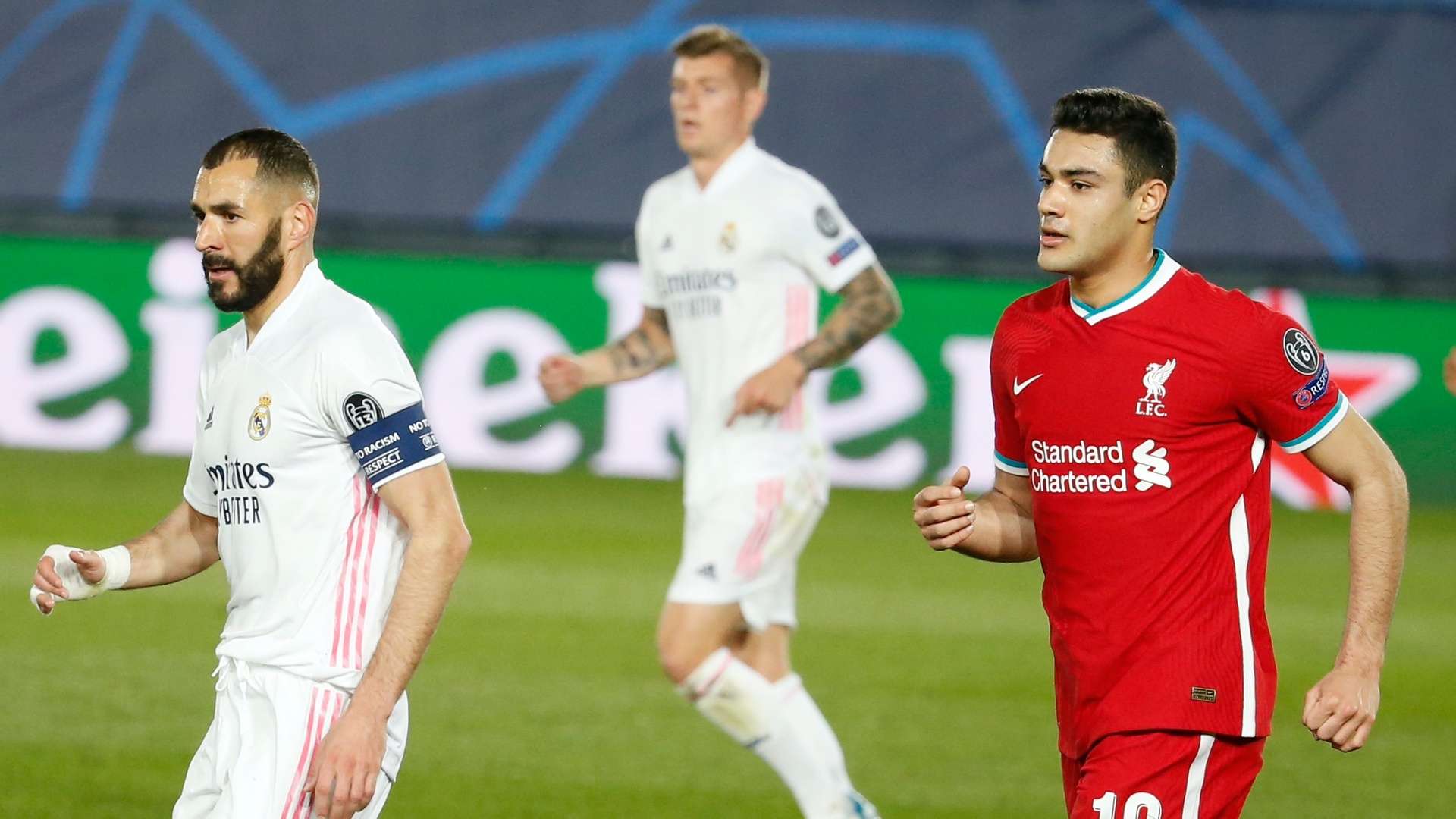 Ozan Kabak, Karim Benzema, Real Madrid - Liverpool