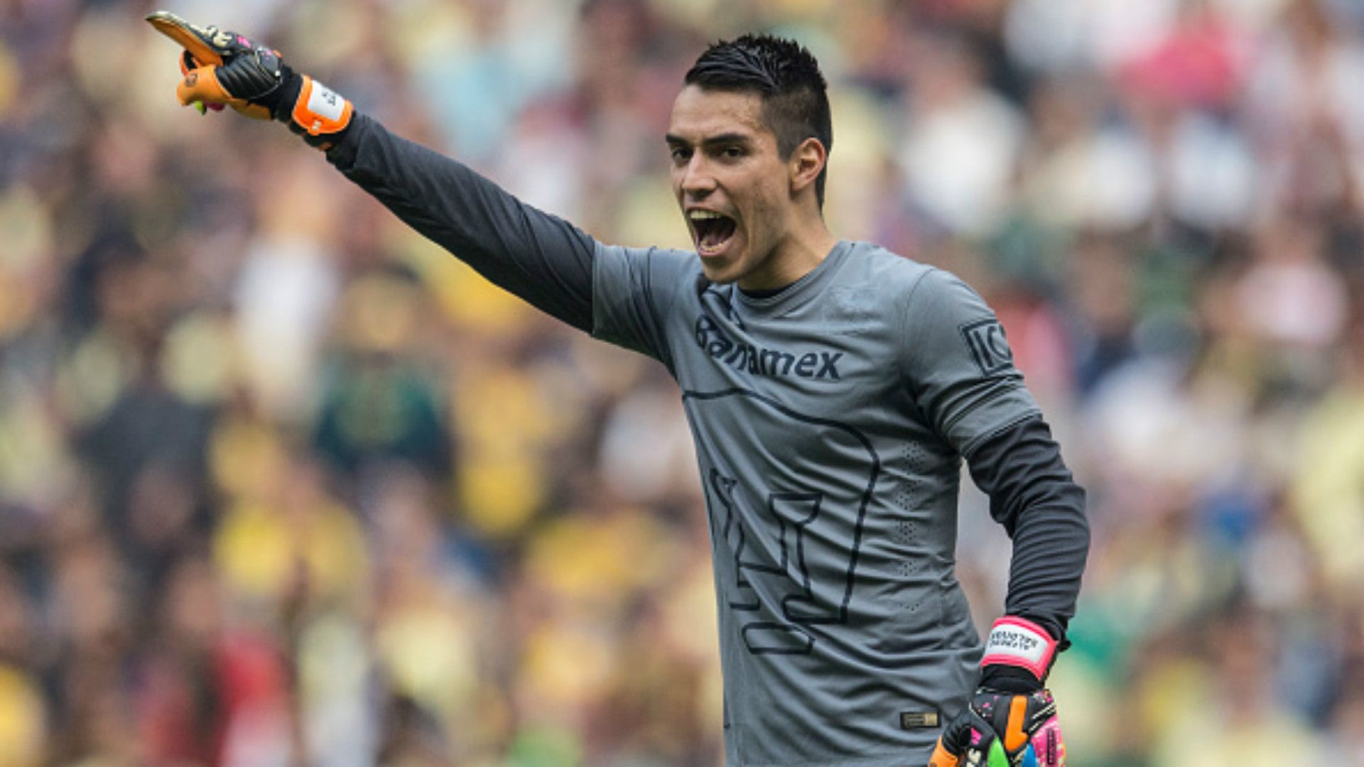 Pumas Saldivar 16042015