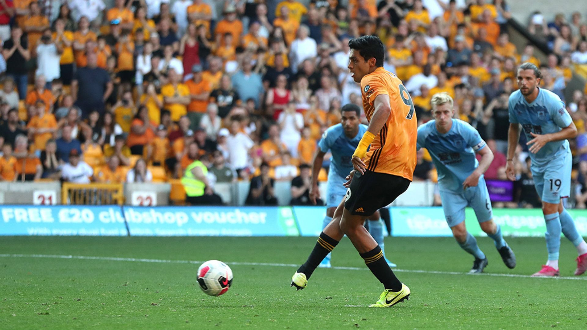 Raúl Jiménez Penales Wolves