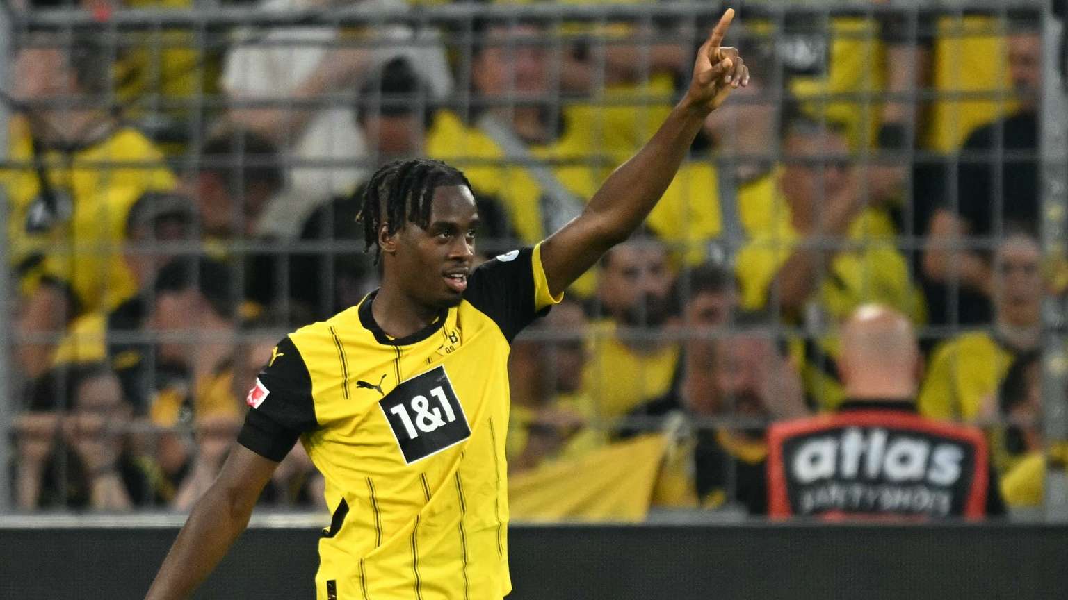 Dortmund's English forward #43 Jamie Bynoe-Gittens celebrates