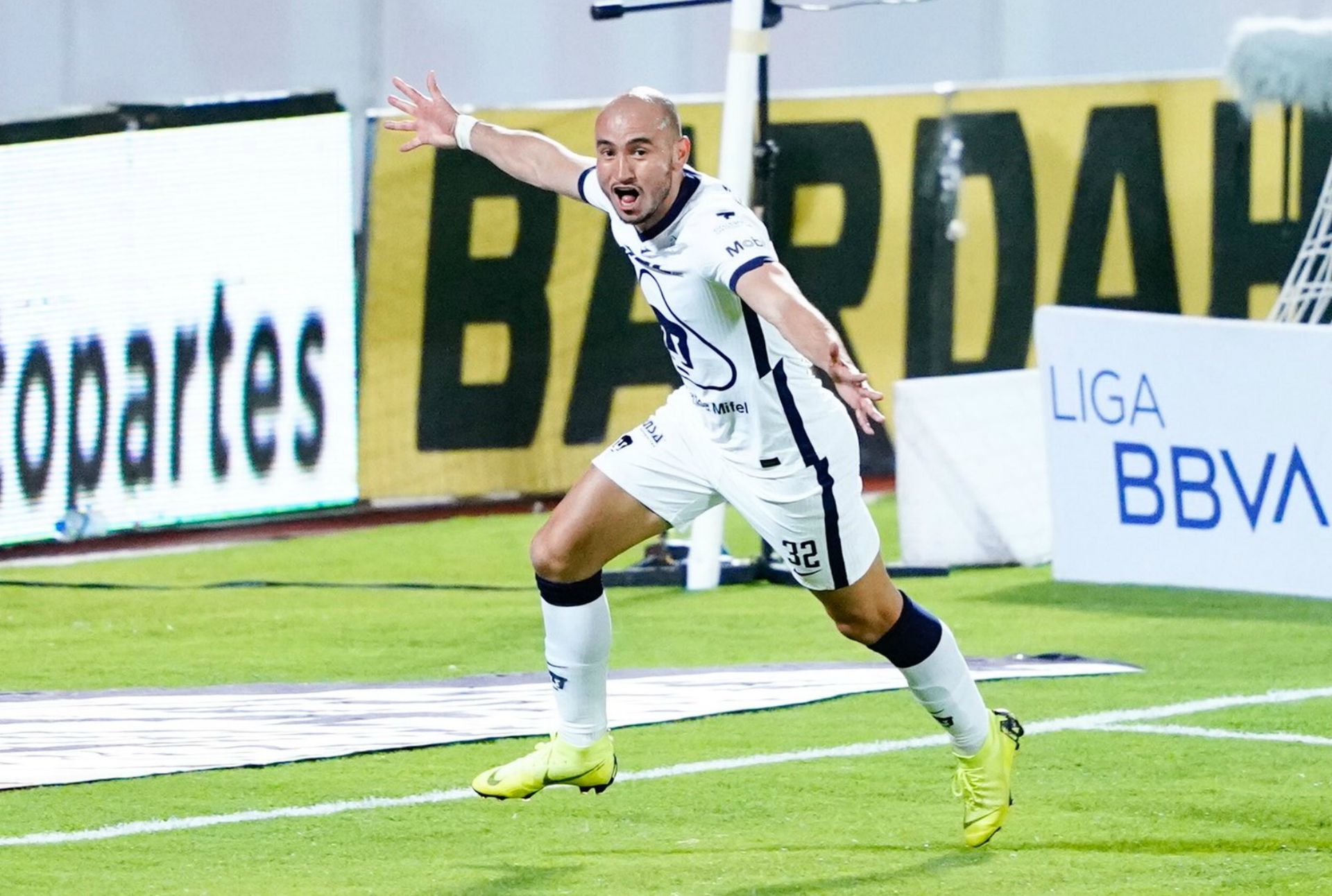 Carlos González Pumas Apertura 2020