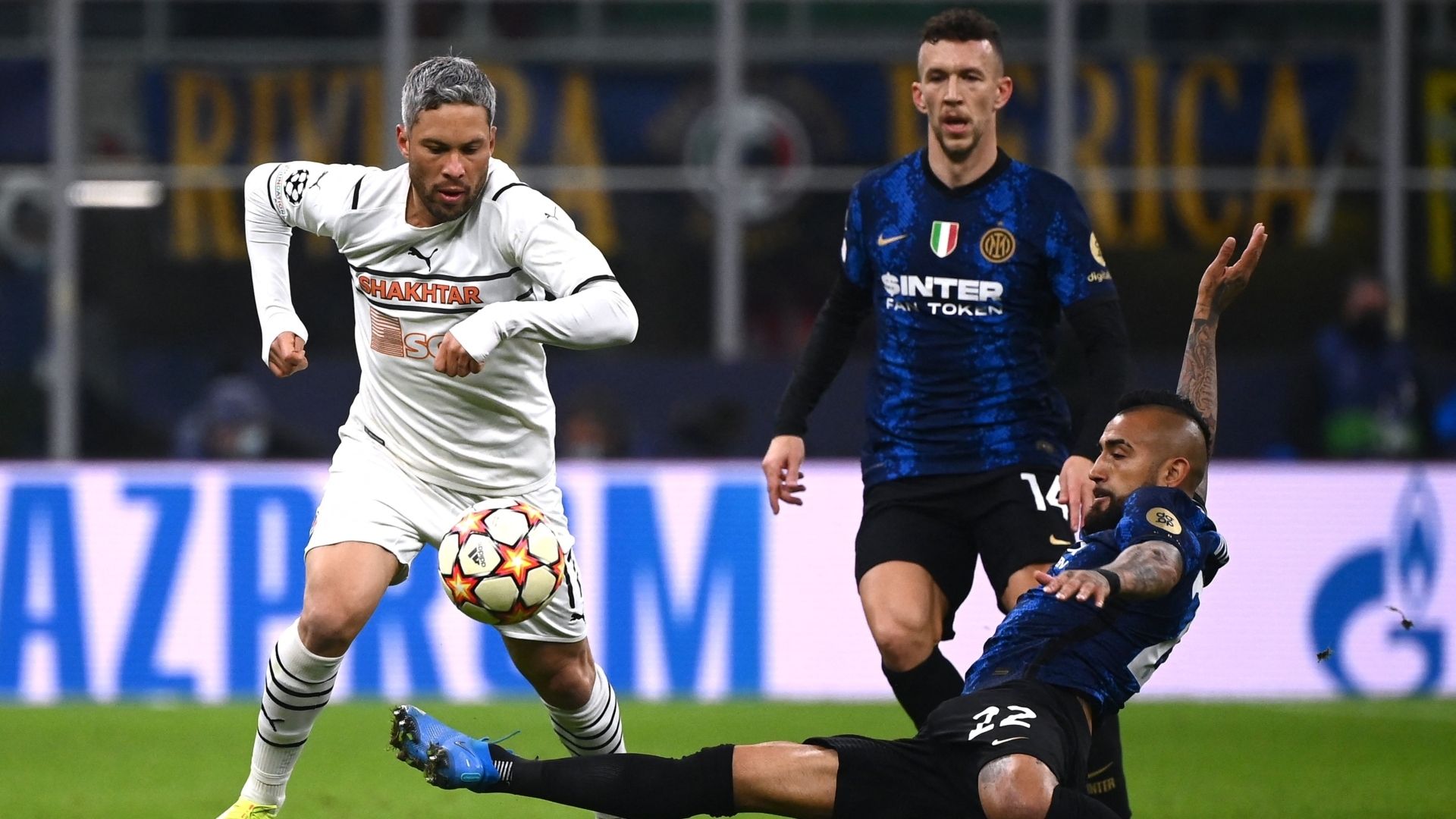 241121 Inter Shakhtar Donetsk Arturo Vidal Marlos Ivan Perisic