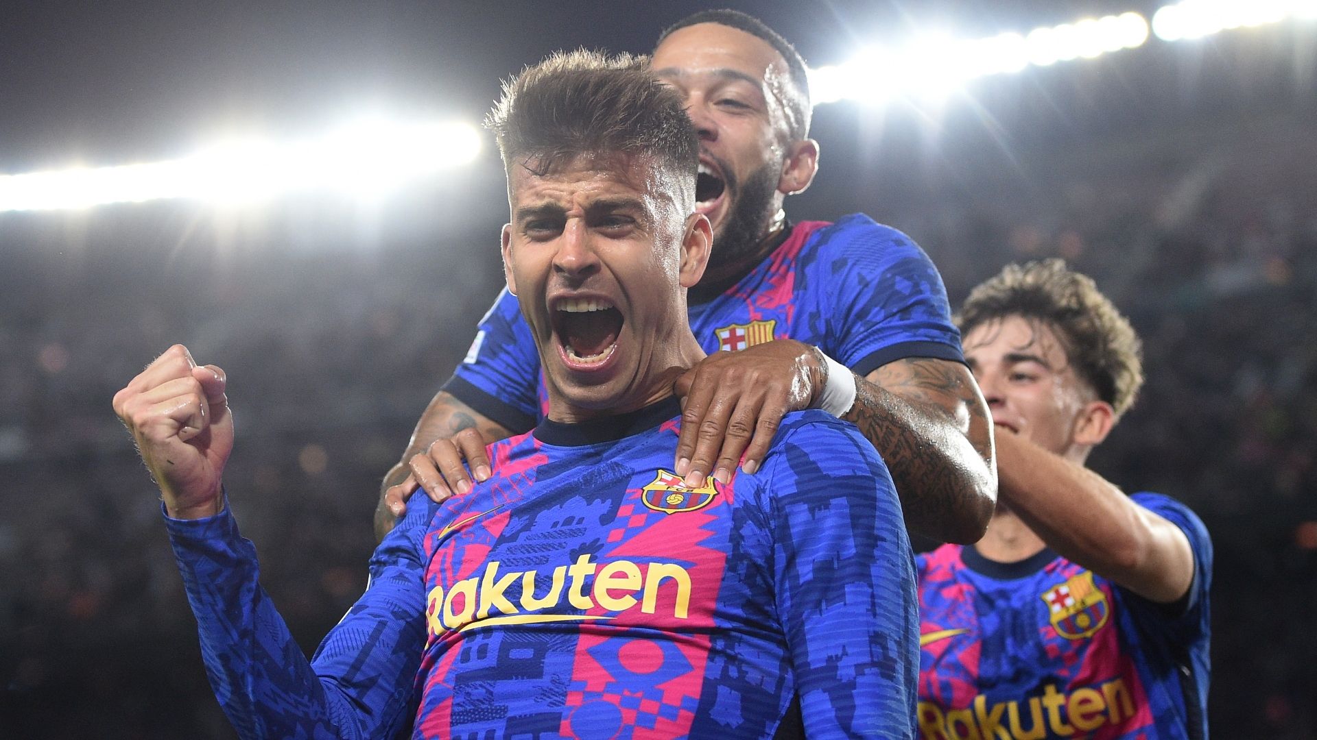 Gerard Pique, Barcelona, celebrates goal vs Dynamo Kyiv, Champions League 2021-22