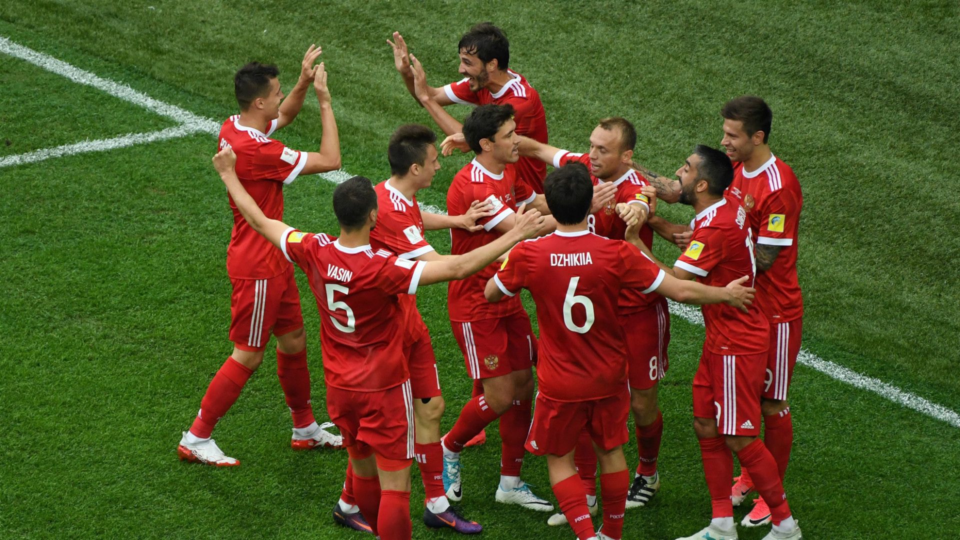 Russia celebrates vs New Zealand Confederations Cup