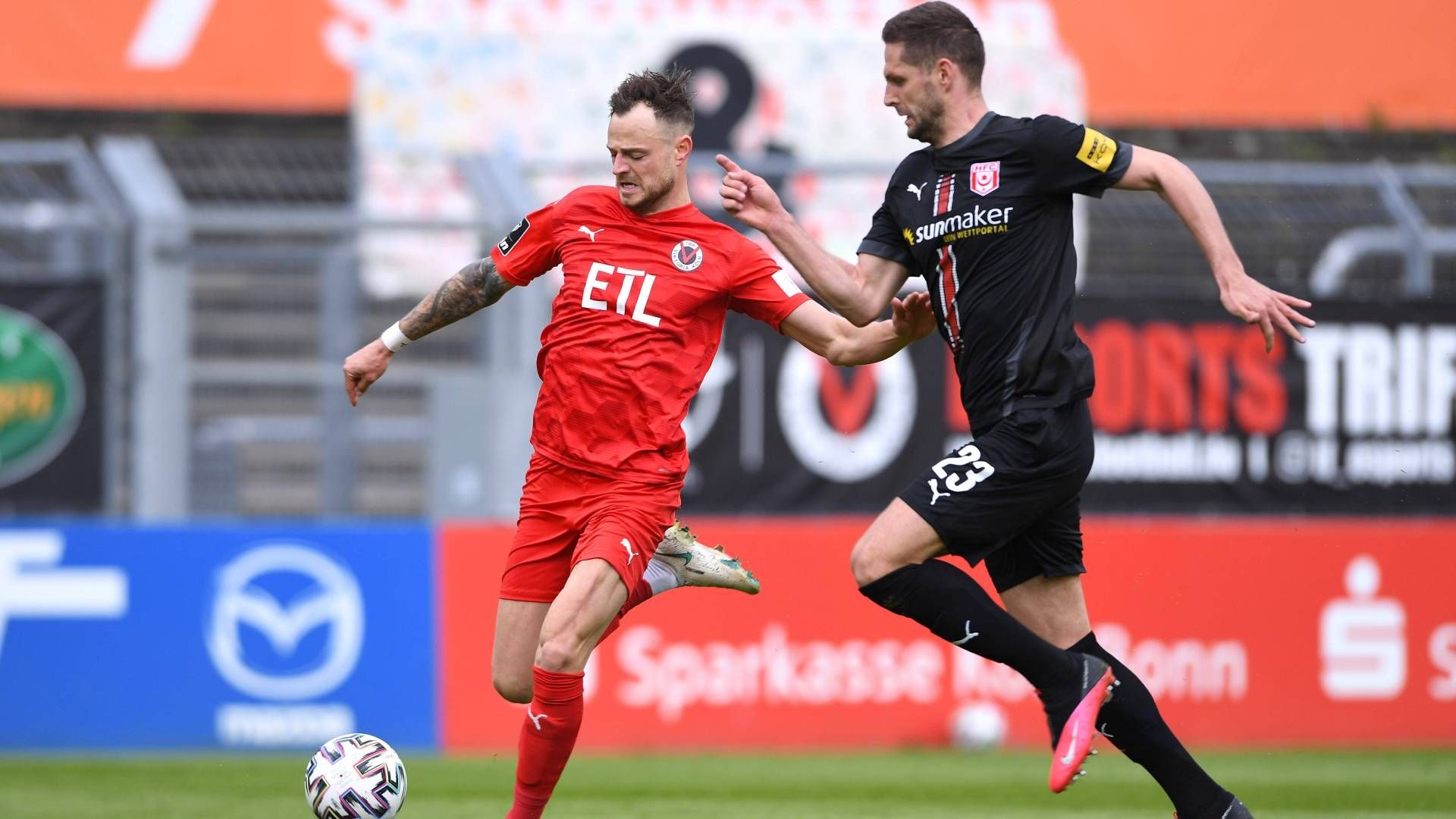 Timmy Thiele Stipe Vucur Viktoria Köln Hallescher FC