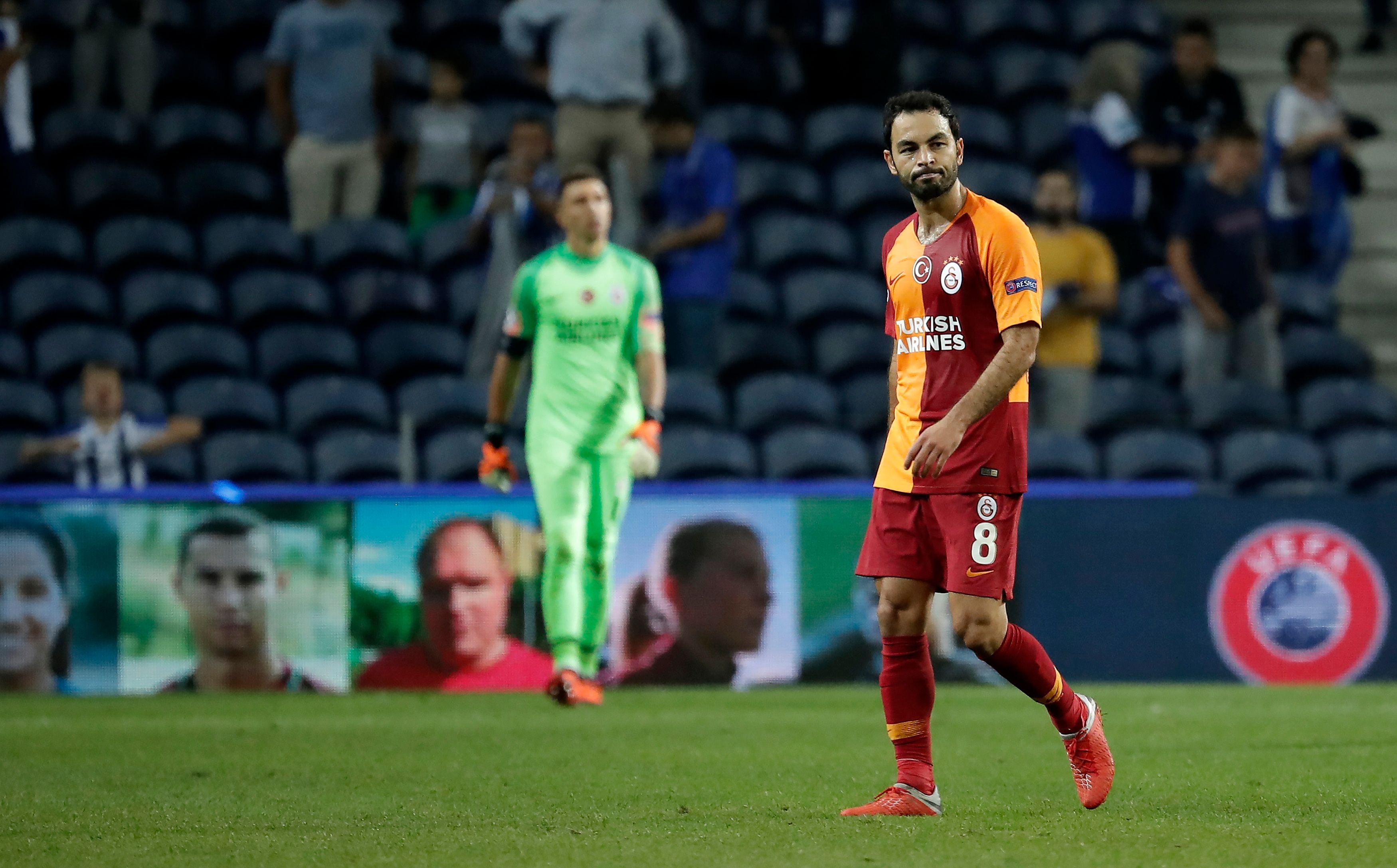 Selcuk İnan Porto Galatasaray UEFA Champions League