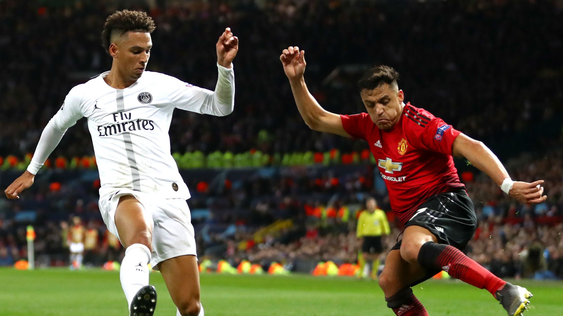 Alexis Sanchez Thilo Kehrer PSG Manchester United Champions League