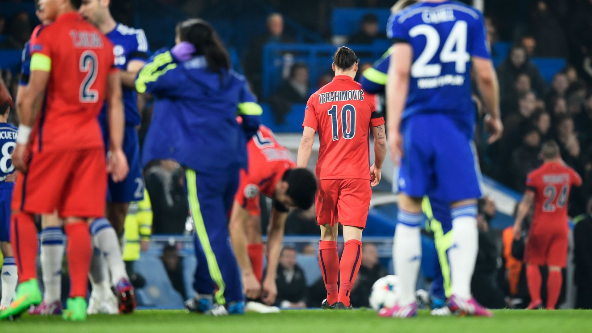 Ibrahimovic PSG Chelsea red