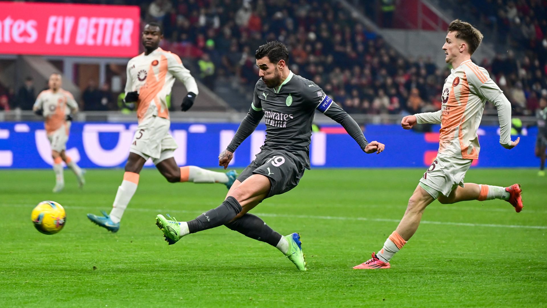 Theo Hernandez Saelemaekers Milan Roma