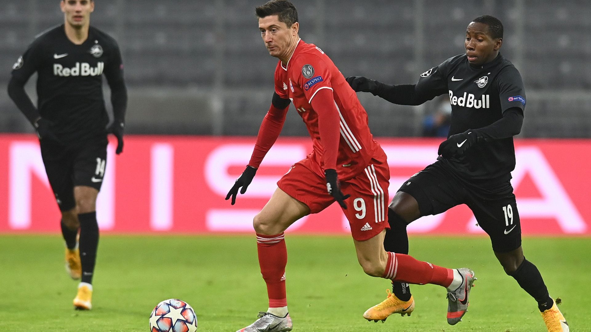 ROBERT LEWANDOWSKI BAYERN MÜNCHEN MOHAMED CAMARA SALZBURG