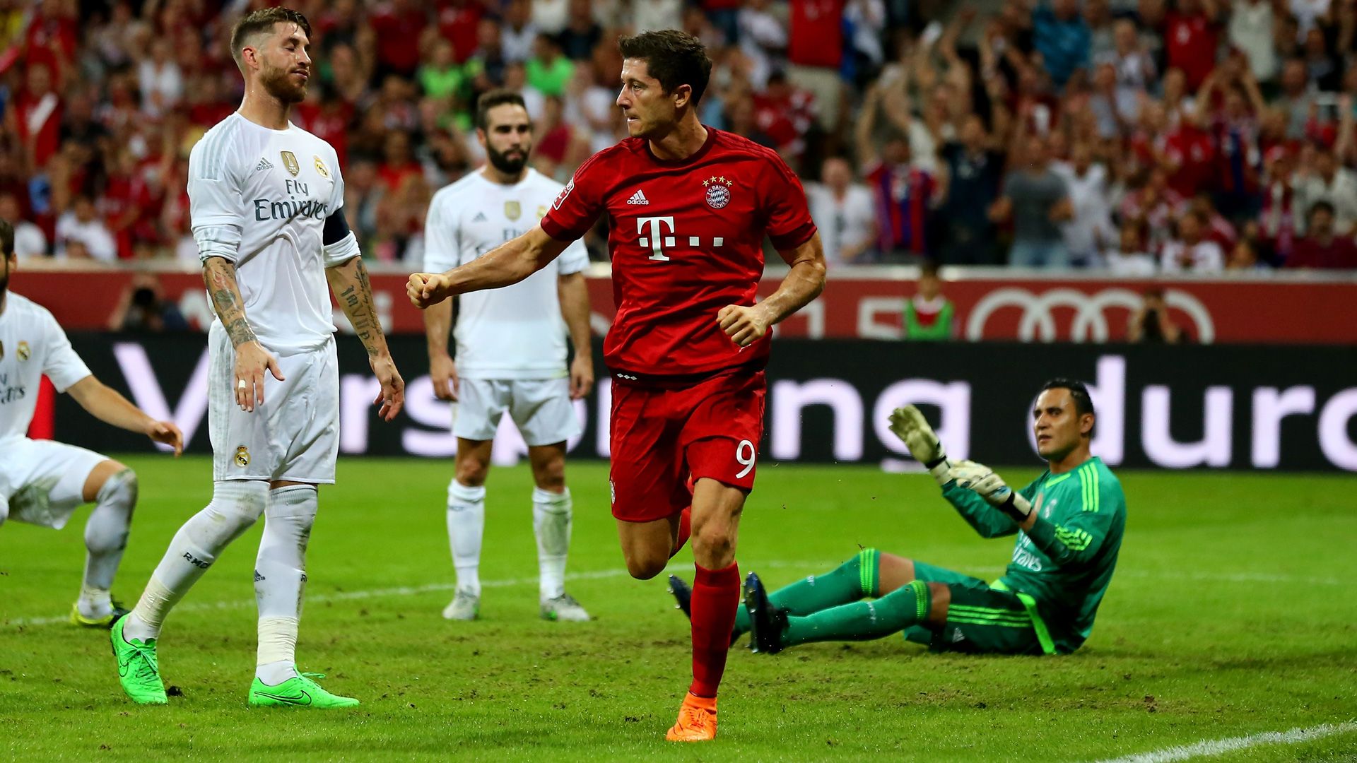 Robert Lewandowski Sergio Ramos Jesus Navas Real Madrid Bayern München Champions League 08052015