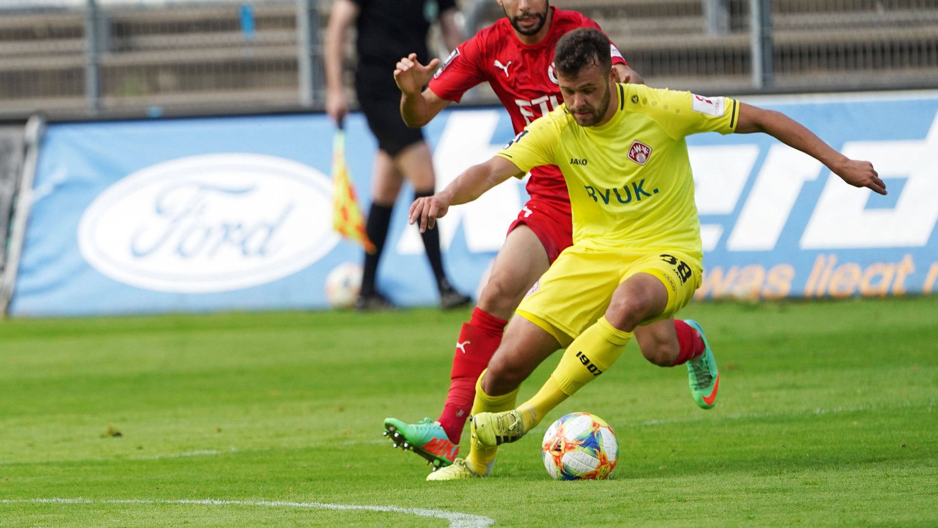 GER ONLY_Robert Herrmann_Würzgurger Kickers_3. Liga_01072020_Chai v.d. Laage