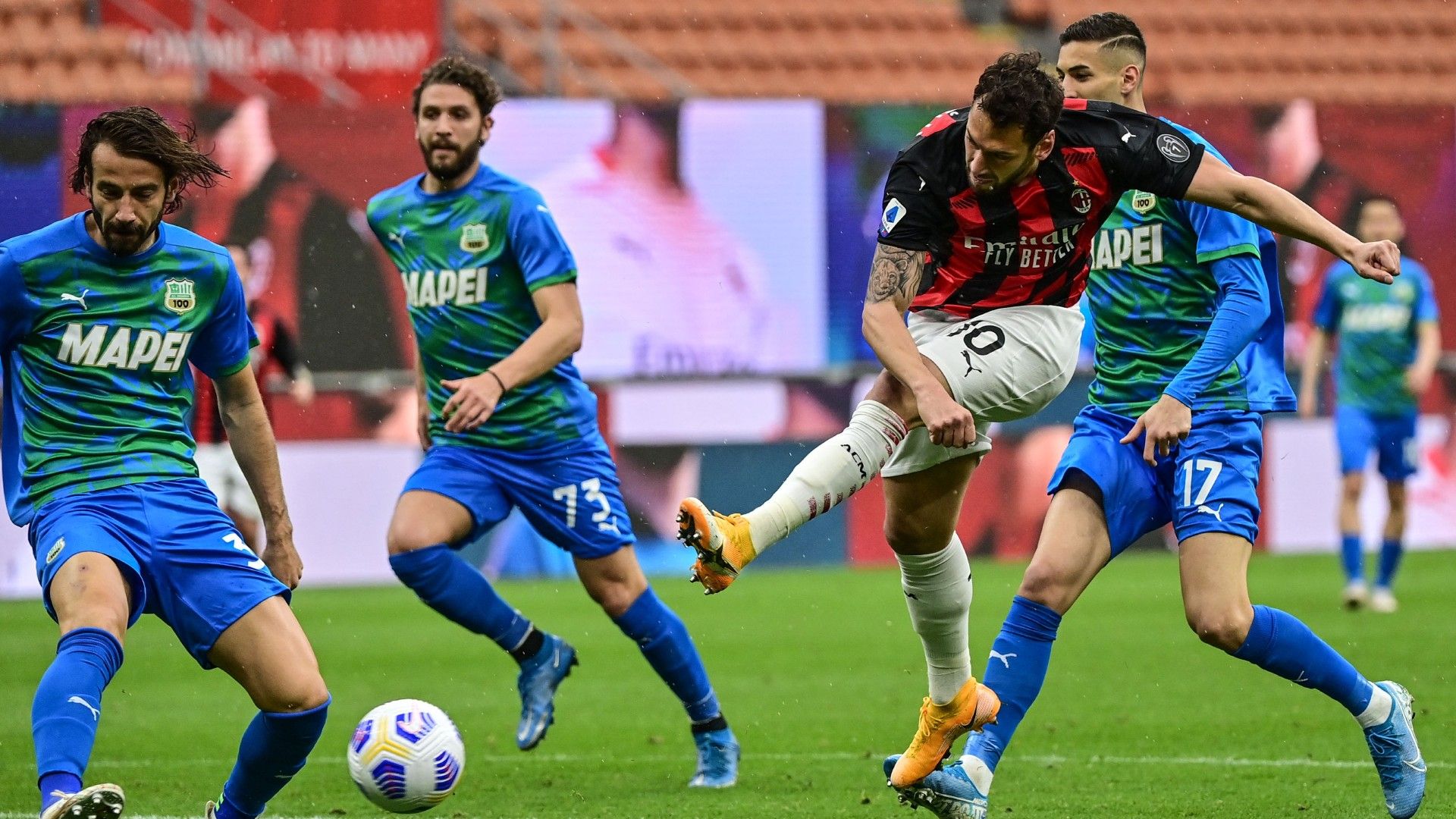 Hakan Calhanoglu Milan Sassuolo