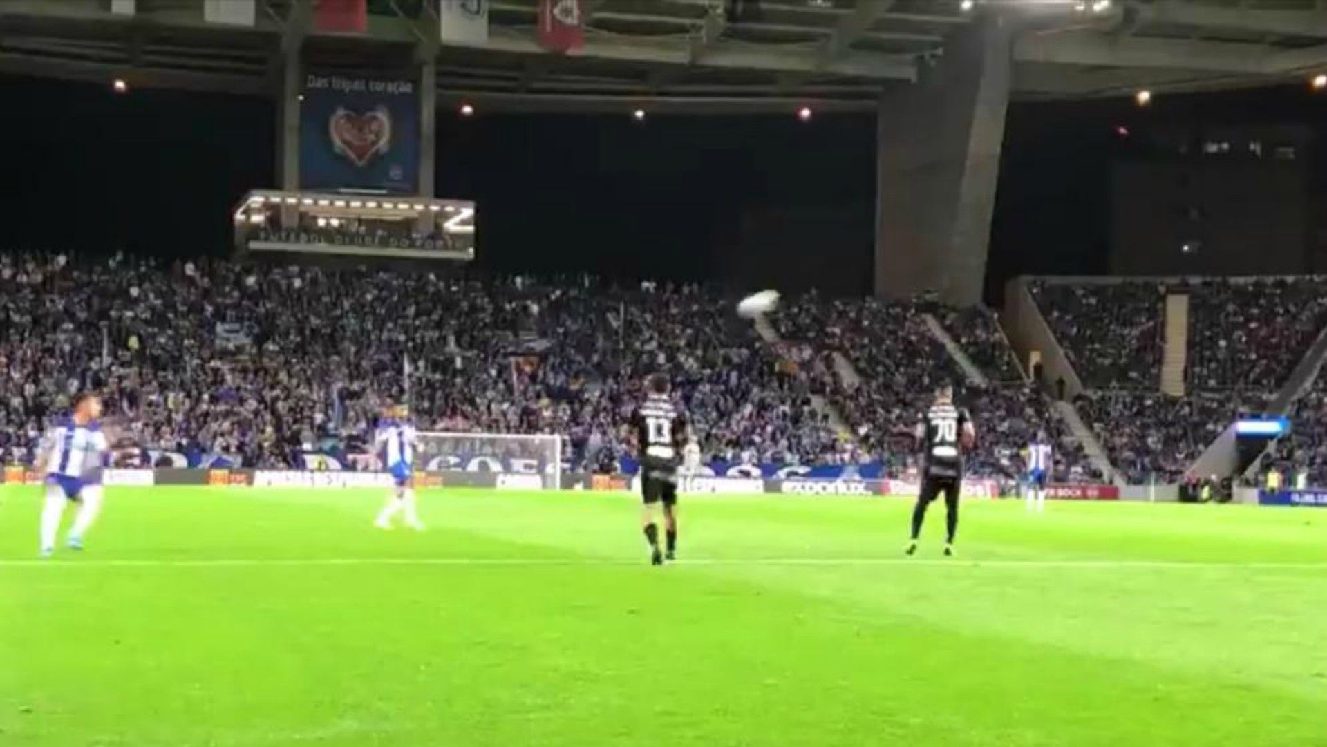 Tecatito Corona Porto Santa Clara