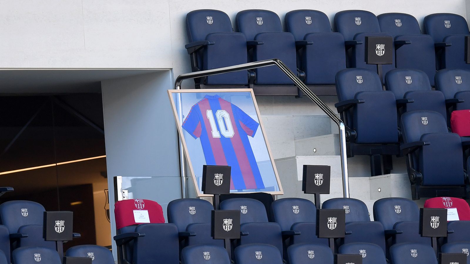 barcelona homenaje homaje tributo maradona camp nou osasuna 1