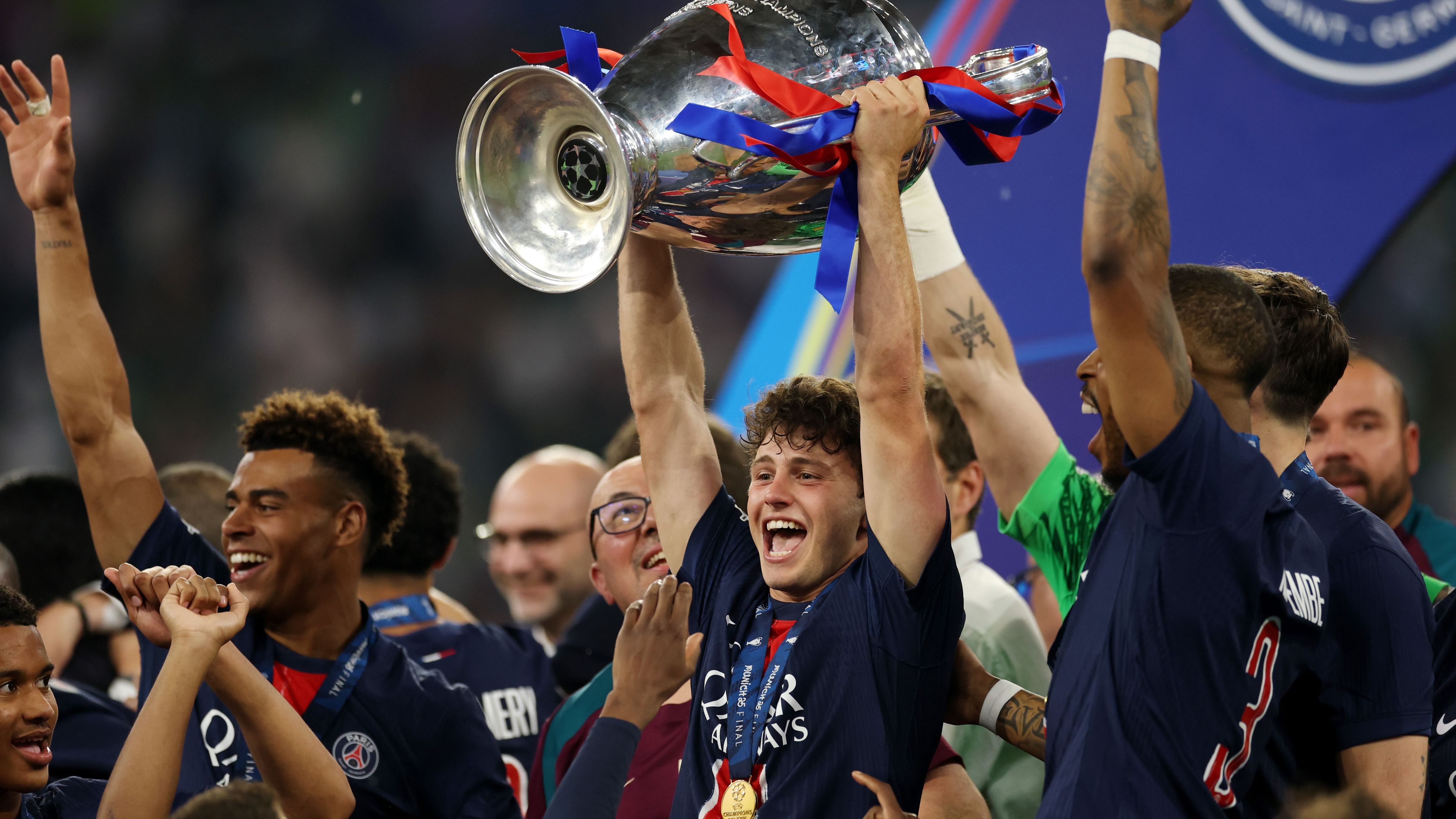 Joao Neves PSG 2024-25