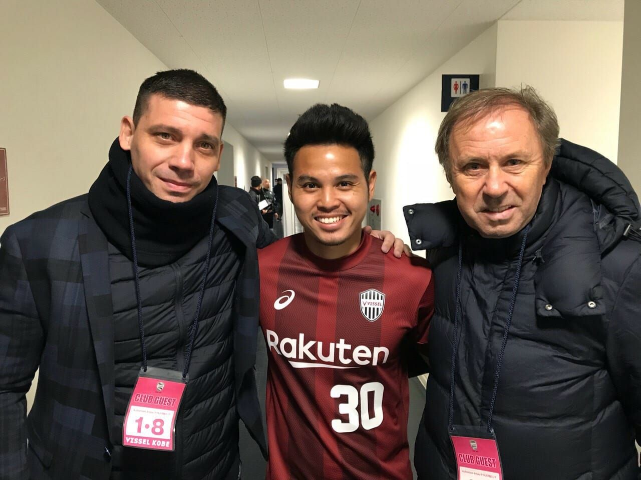 ธีราทร บุญมาทัน - มิโลวาน ราเยวัช