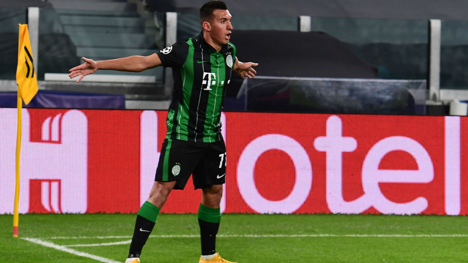 Myrto Uzuni Juventus Ferencvaros