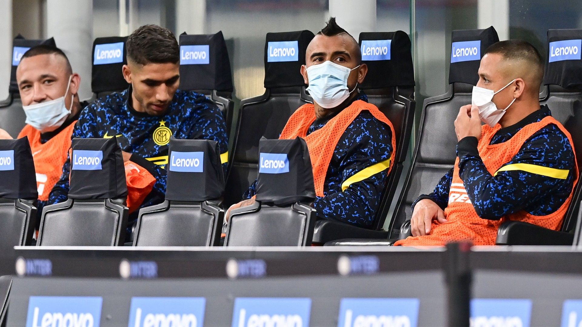 260920 Inter Fiorentina Alexis Sánchez y Arturo Vidal Hakimi y Nainggolan