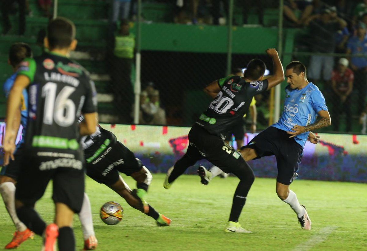 Clásico cruceño Blooming Oriente