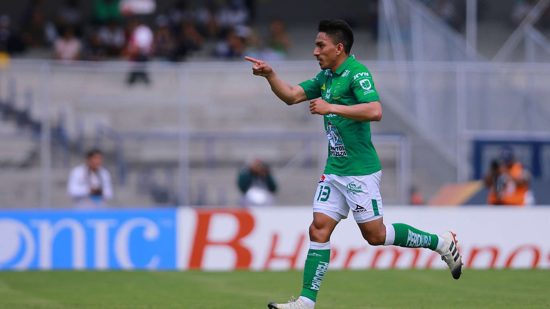 Ángel Mena Pumas León Clausura 2019