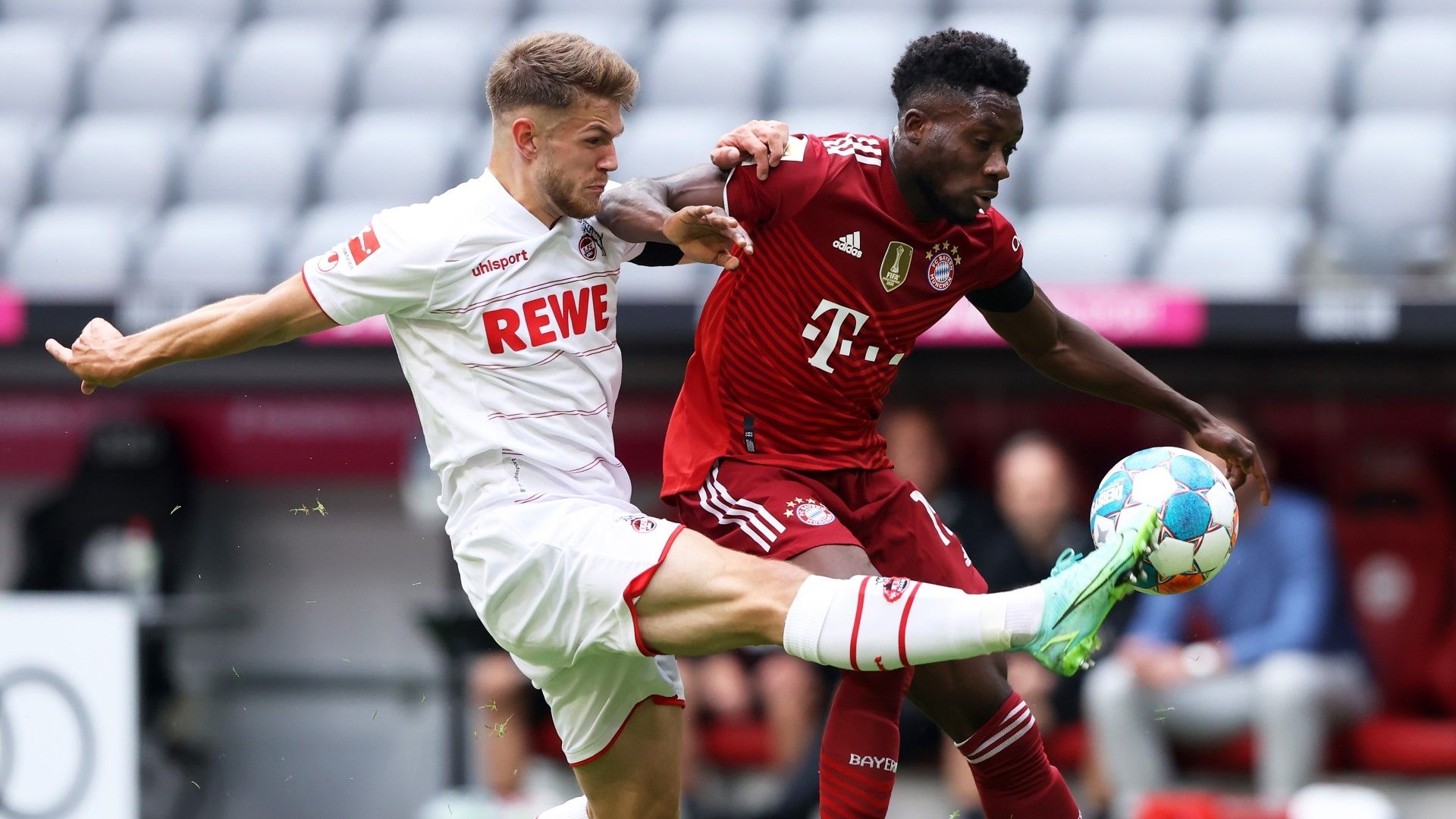 Alphonso Davies Jan Thielmann Bayern Köln