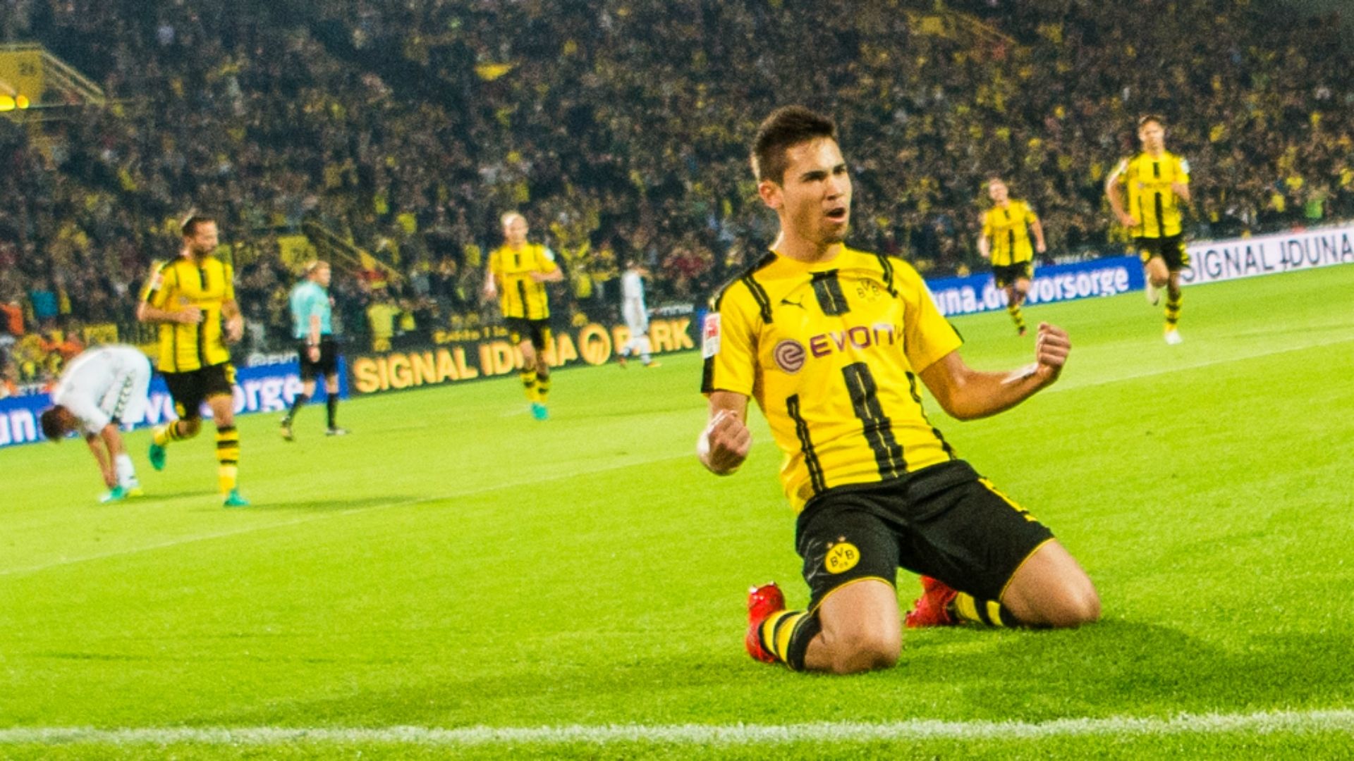 Raphael Guerreiro Borussia Dortmund