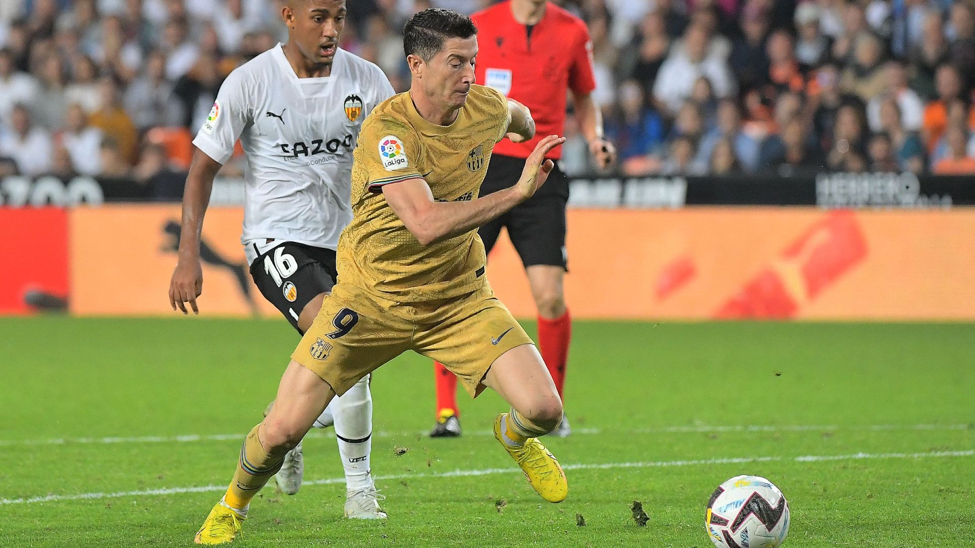 ROBERT LEWANDOWSKI BARCELONA LALIGA 29102022