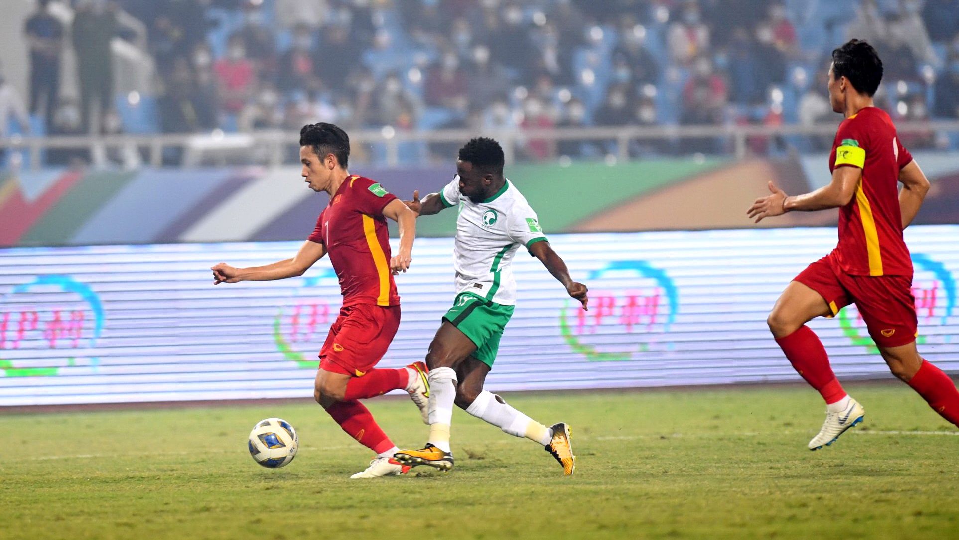 Nguyen Phong Hong Duy Vietnam Mohammed Al Burayk Saudi Arabia WCQ 2021