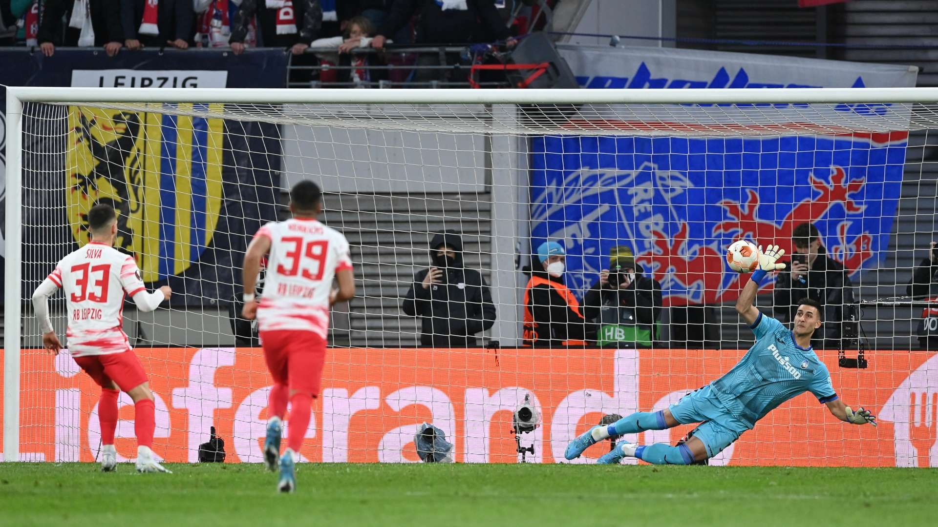 Musso Leipzig Atalanta penalty