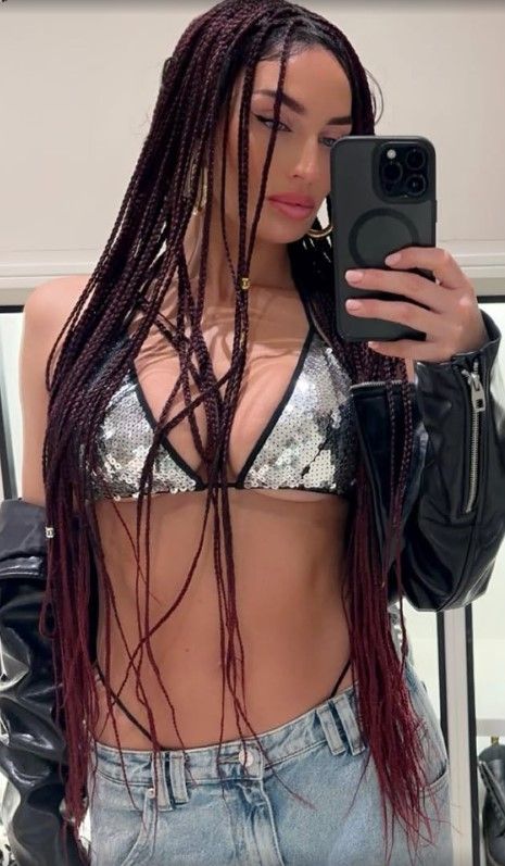 Annie Kilner hair 2025