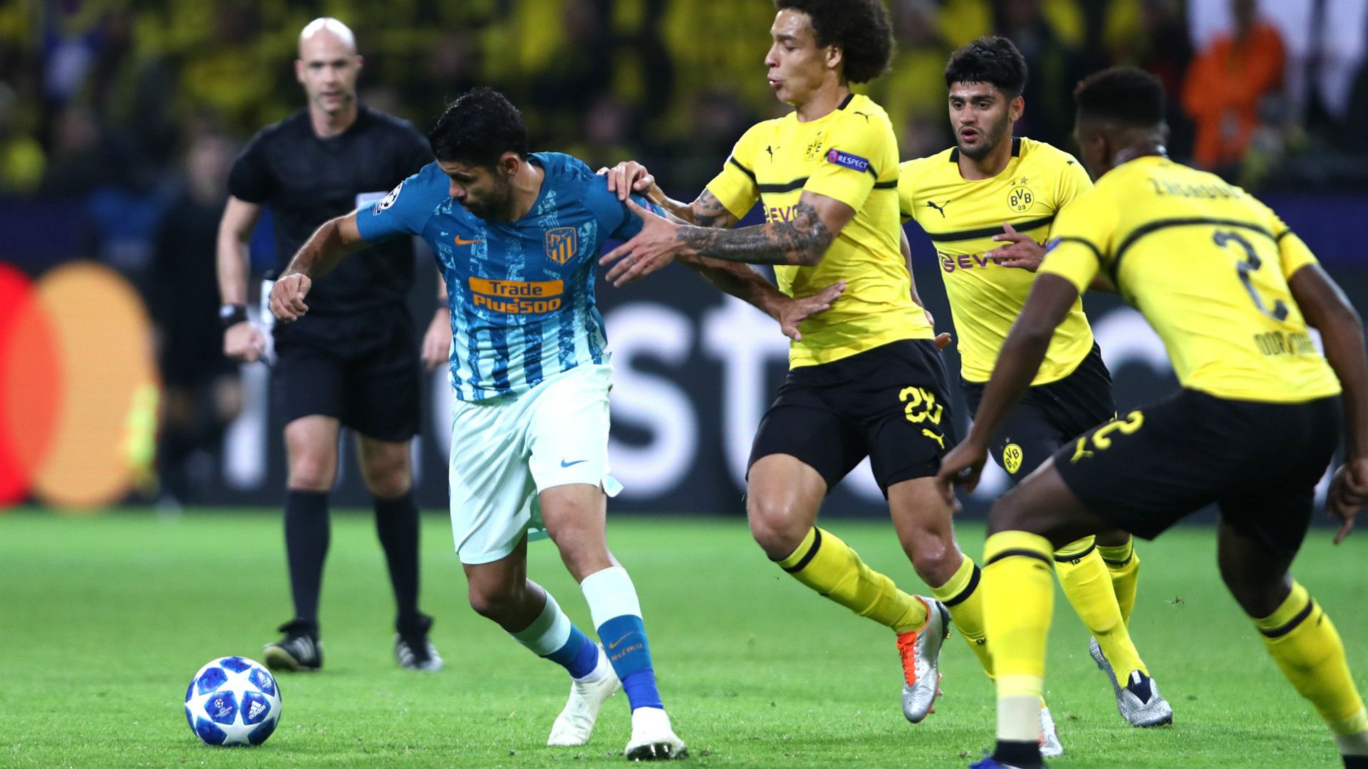 DIEGO COSTA ATLETICO MADRID AXEL WITSEL BORUSSIA DORTMUND UEFA CHAMPIONS LEAGUE 24102018