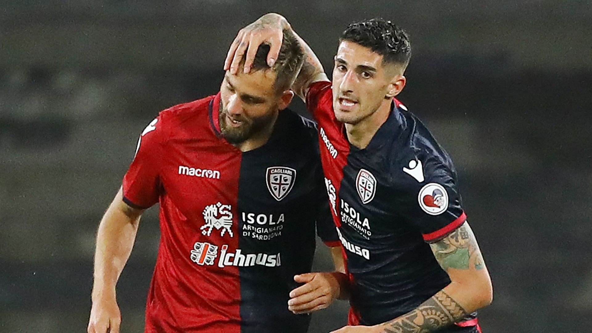 Pavoletti Napoli Cagliari celebrating Serie A