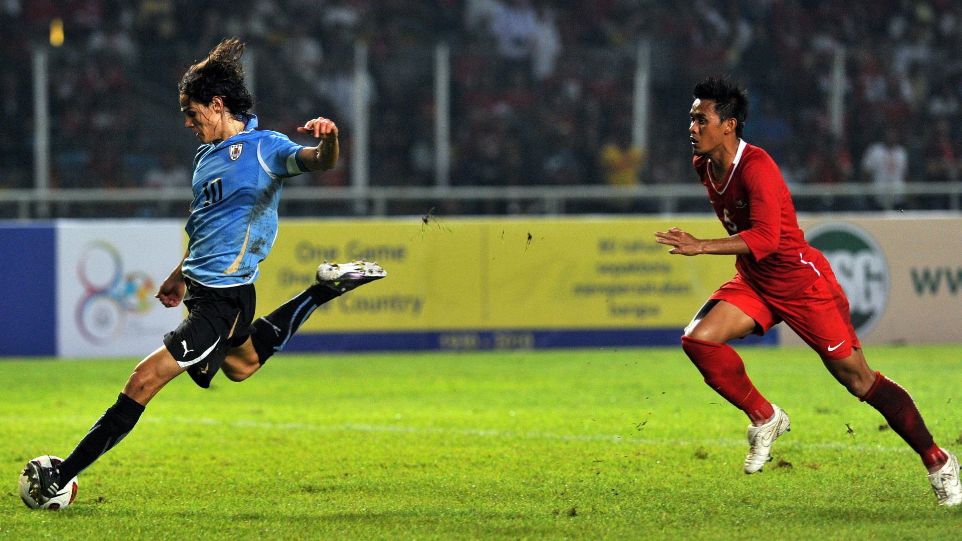 Edinson Cavani vs Indonesia 2010