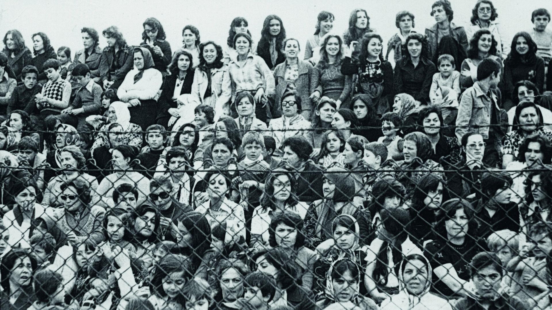 mor menekseli kadinlar3