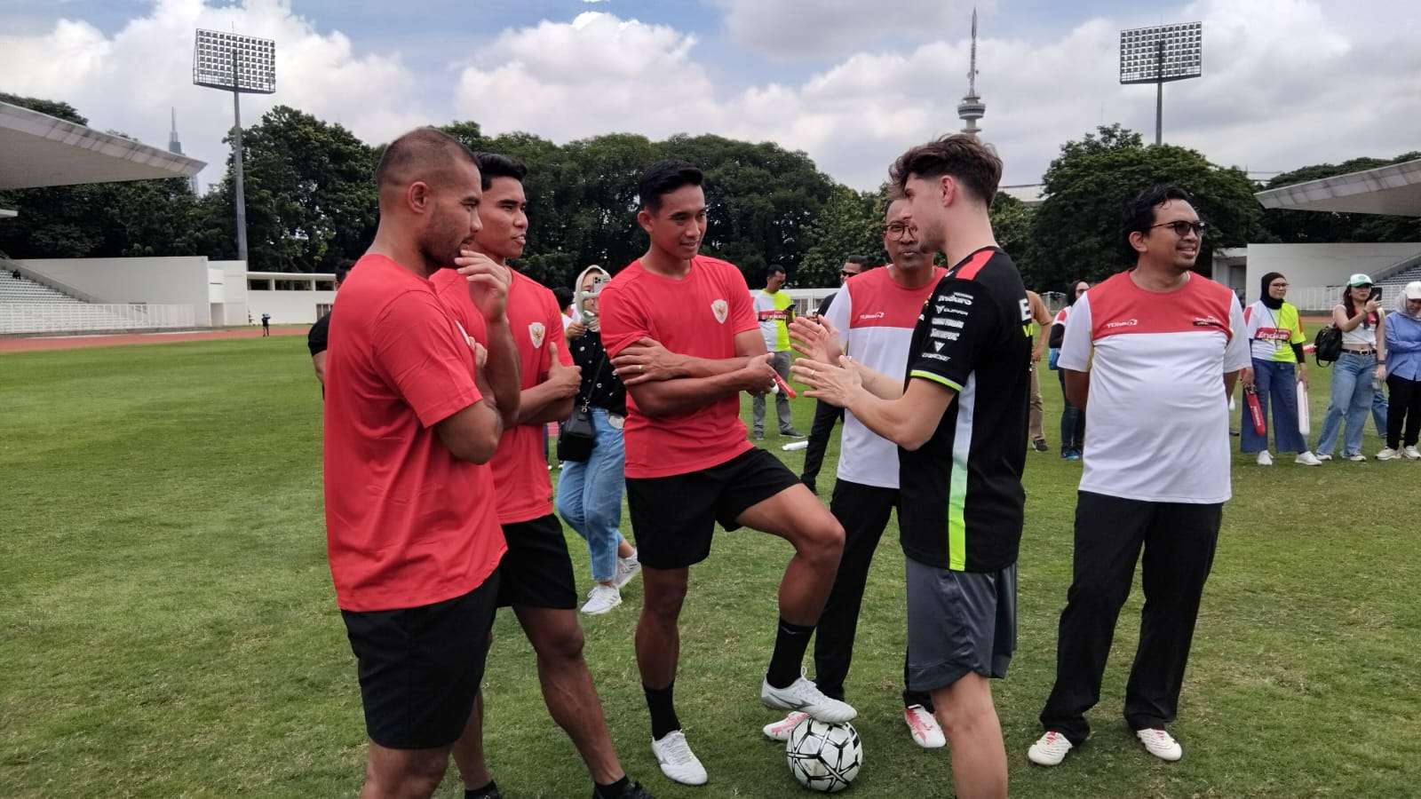 Rizky Ridho & Muhammad Ferrari with Fabio Di Giannantonio dan Franco Morbidelli