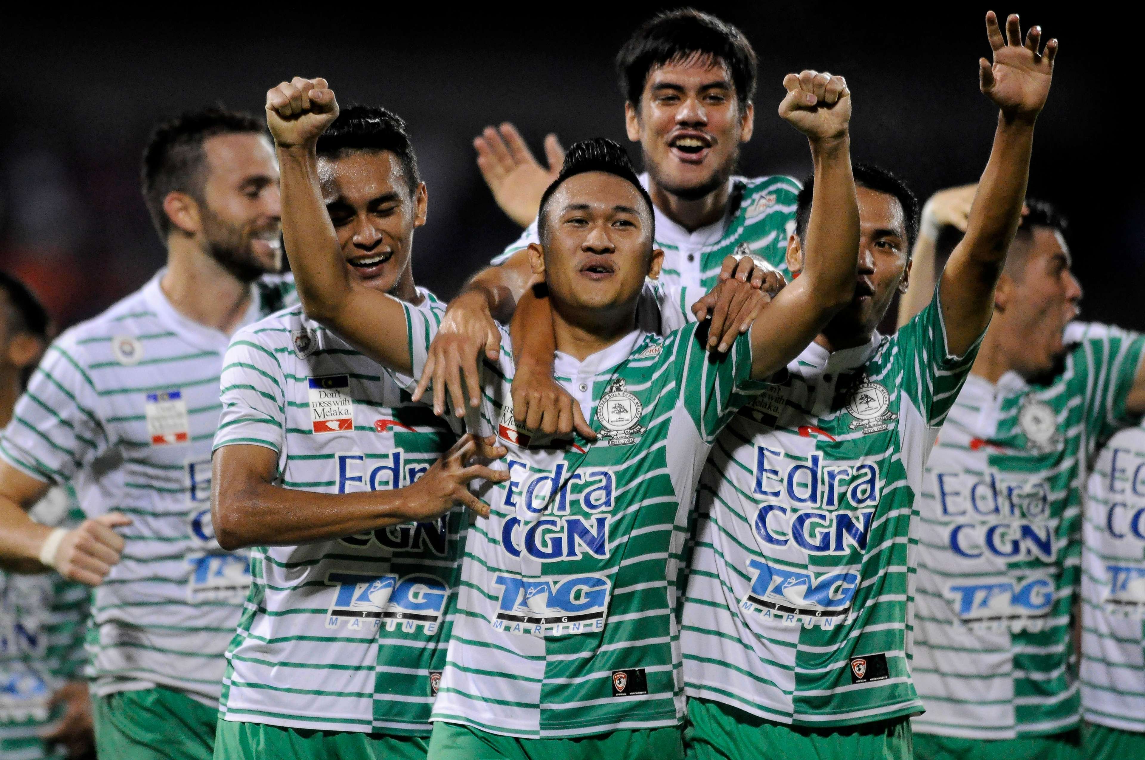 Melaka United players celebrating their goal against Selangor 27/1/2017