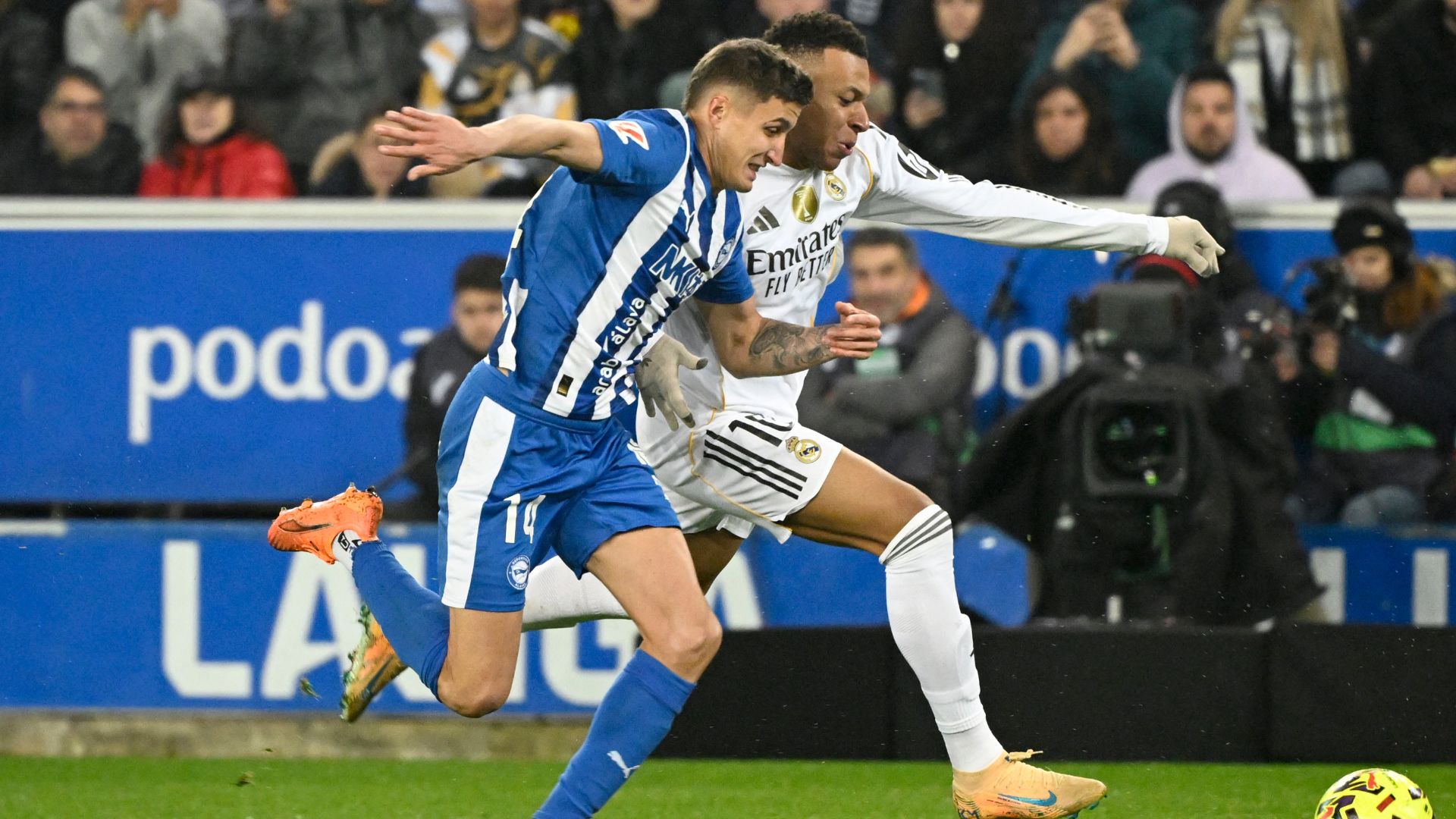 Real Madrid vs Deportivo Travel Package