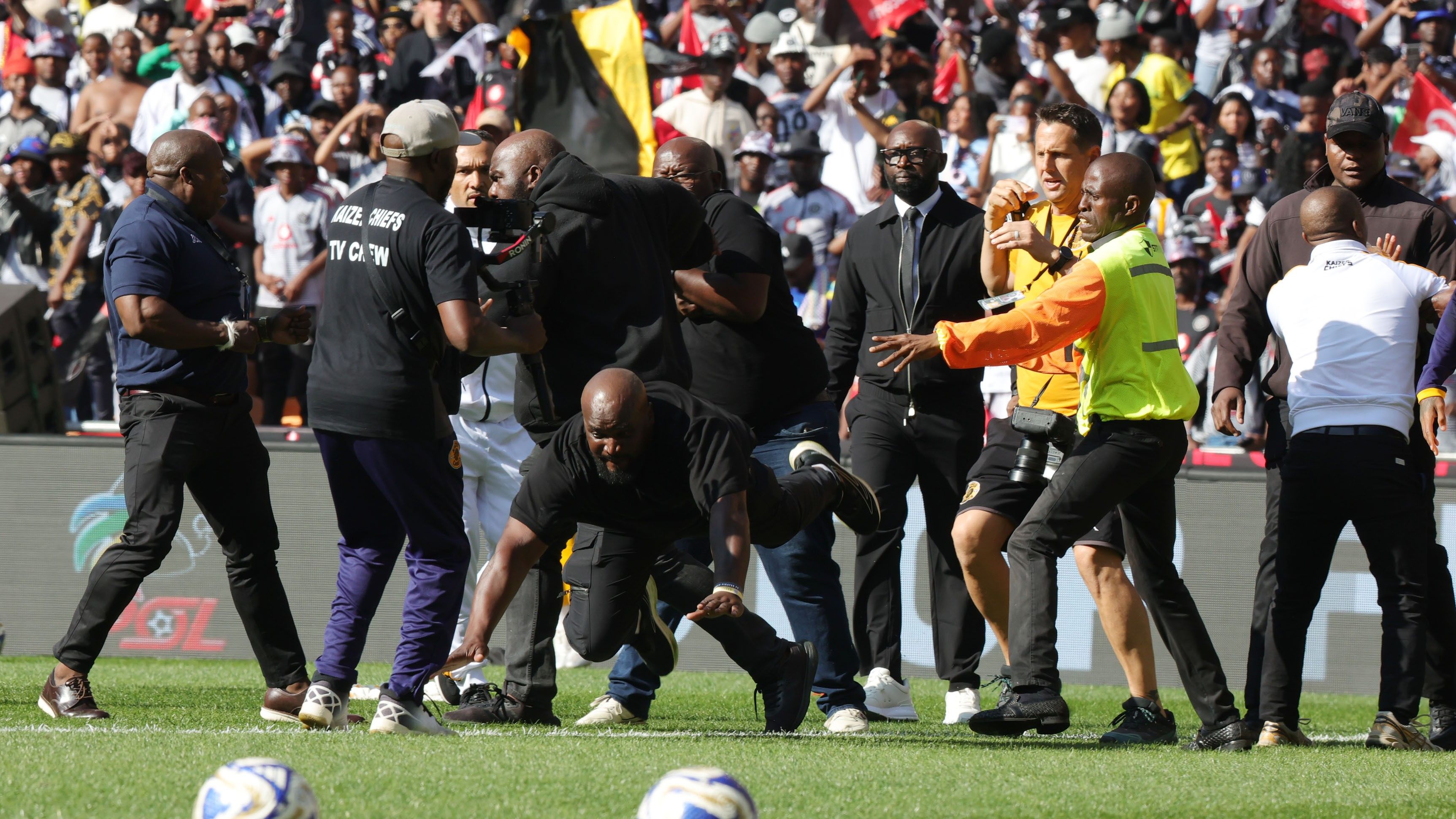 Kaizer Chiefs, Orlando Pirates, Soweto derby conflict