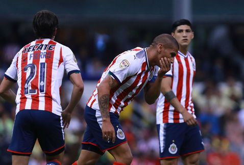 Chivas Carlos Salcido Alan Pulido 191017