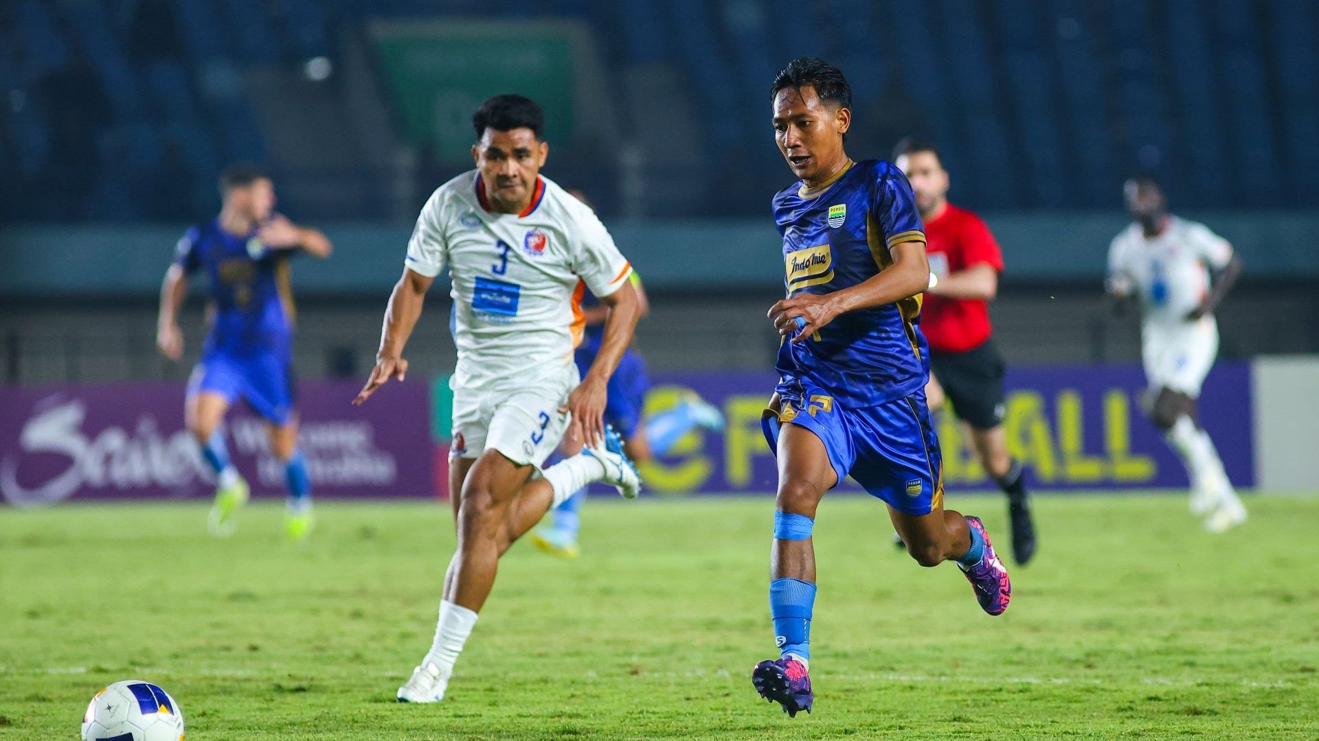 Henhen Herdiana & Asnawi Mangkualam - Persib Bandung vs Port FC