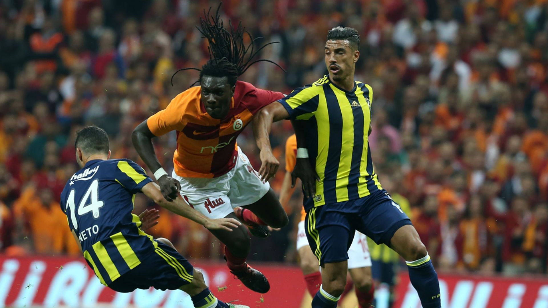 Bafetimbi Gomis Galatasaray Fenerbahce 10222017