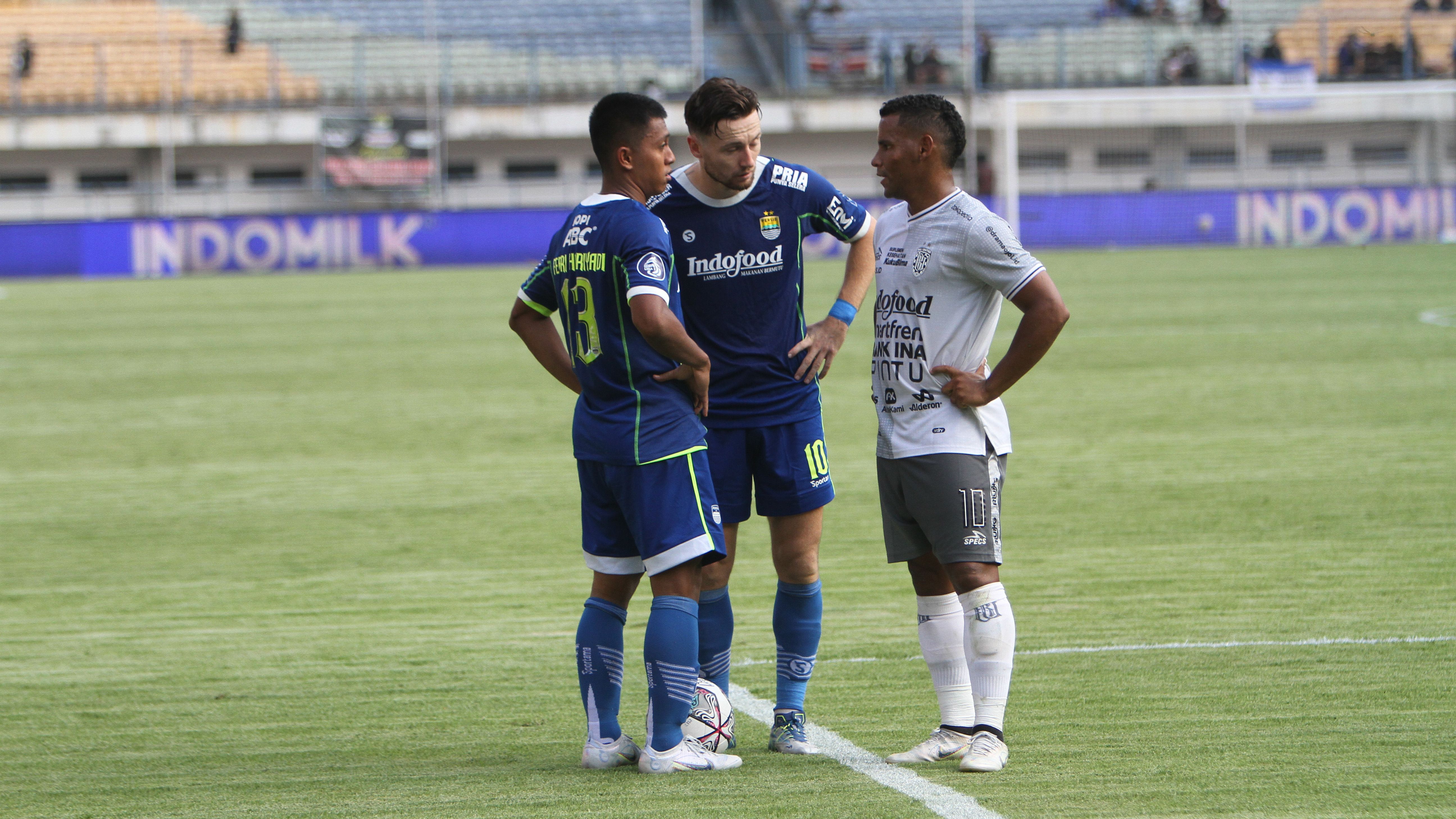 Persib vs Bali United